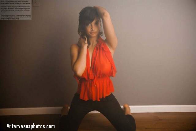 https://pub-5fcdf72a54cd4edbb03ec3edaa415a42.r2.dev/nakedleaks/sensual_model's_nude_photography_collection/1.jpg