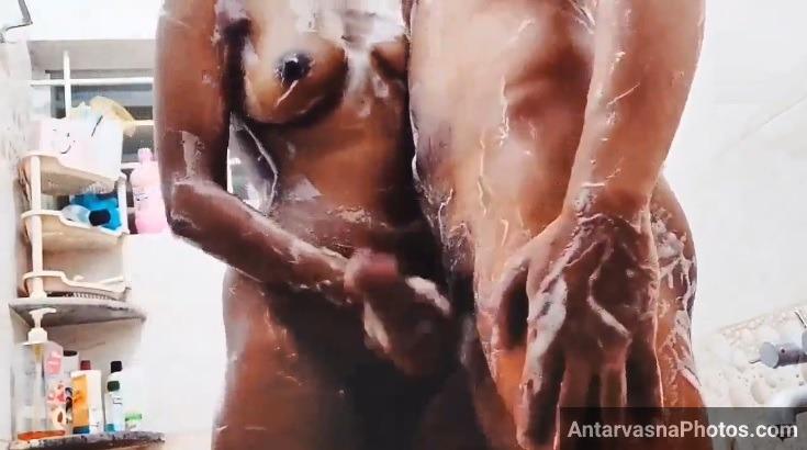 https://pub-5fcdf72a54cd4edbb03ec3edaa415a42.r2.dev/nakedleaks/sensual_moments_captured_in_bathroom_between_siblings/11.jpg