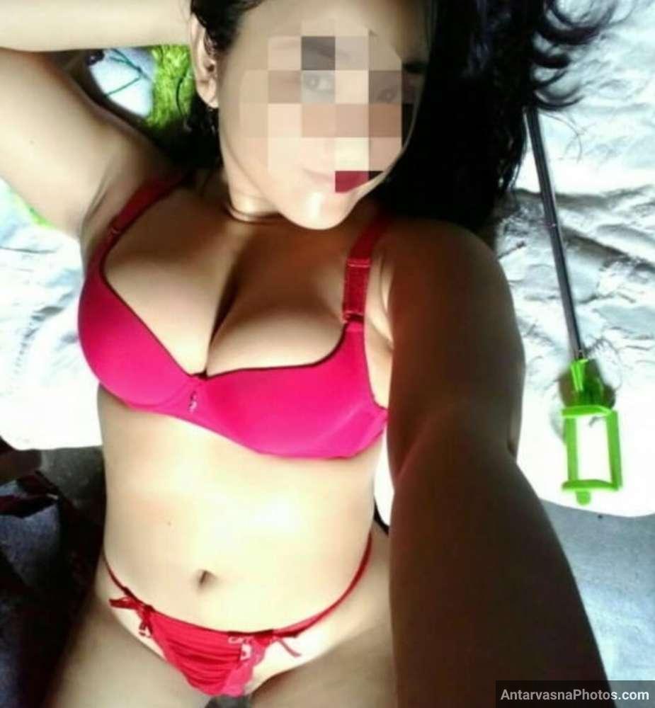https://pub-5fcdf72a54cd4edbb03ec3edaa415a42.r2.dev/nakedleaks/sensual_muslim_wife_takes_alluring_selfies_with_a_selfie_stick/4.jpg