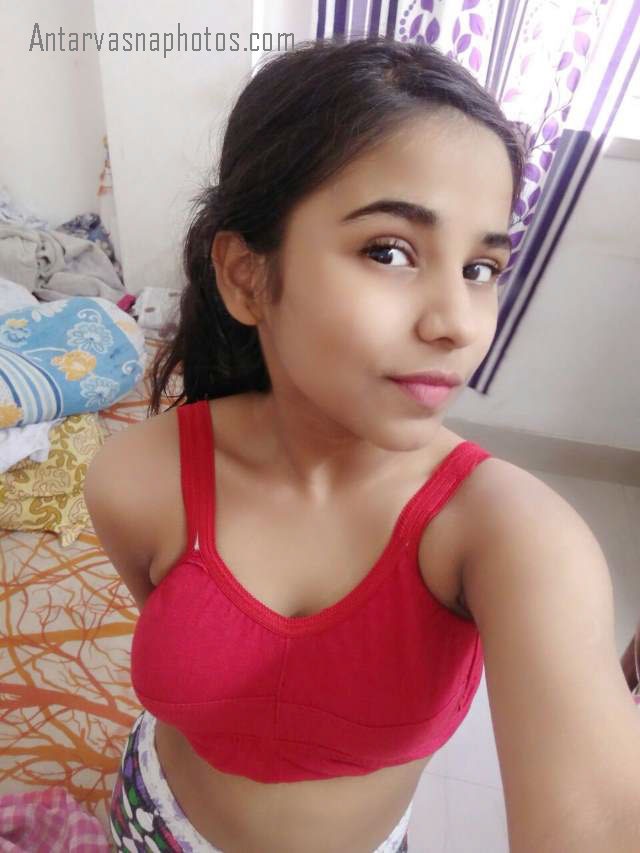https://pub-5fcdf72a54cd4edbb03ec3edaa415a42.r2.dev/nakedleaks/sensual_nude_images_of_a_young_teenager/2.jpg