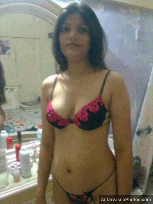 https://pub-5fcdf72a54cd4edbb03ec3edaa415a42.r2.dev/nakedleaks/sensual_nude_photos_of_indian_girls_in_erotic_setting/9.jpg