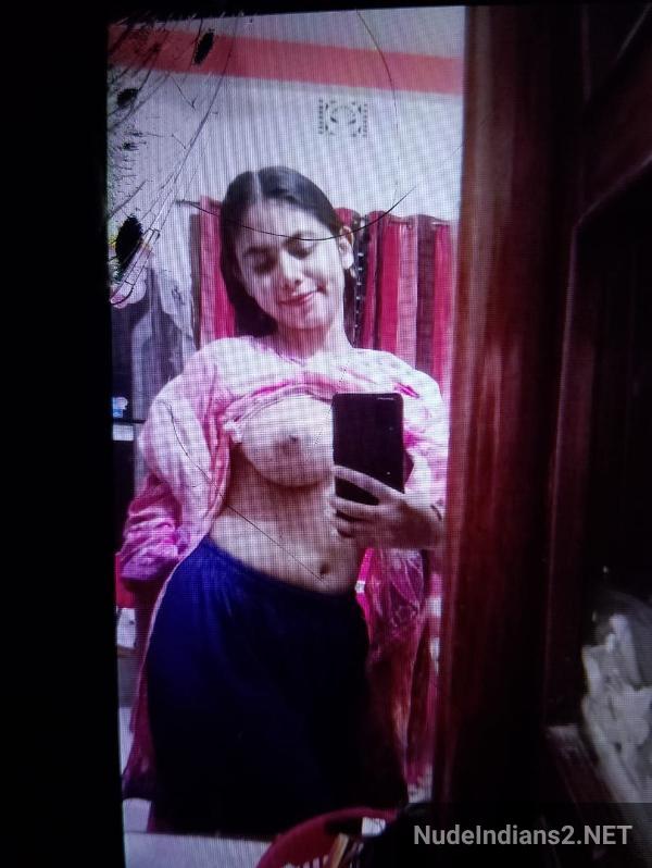 https://pub-5fcdf72a54cd4edbb03ec3edaa415a42.r2.dev/nakedleaks/sensual_patna_muslim_girlfriend_reshma_khanum_revealing_selfie_craze/61.jpg