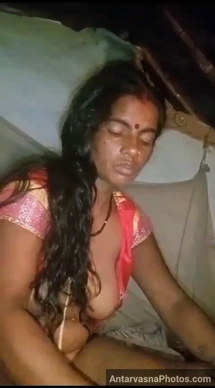 https://pub-5fcdf72a54cd4edbb03ec3edaa415a42.r2.dev/nakedleaks/sensual_photos_from_a_rural_encounter_with_a_friend's_mom/1.jpg