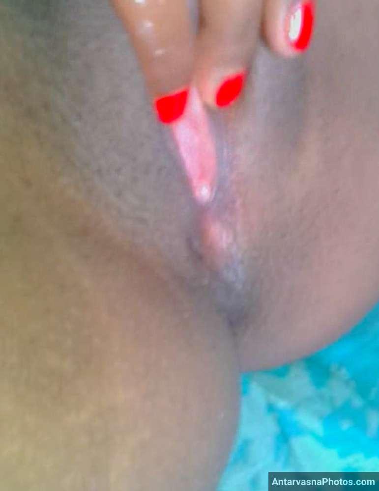 https://pub-5fcdf72a54cd4edbb03ec3edaa415a42.r2.dev/nakedleaks/sensual_photos_of_a_bengali_college_girl_with_pink_lips/5.jpg