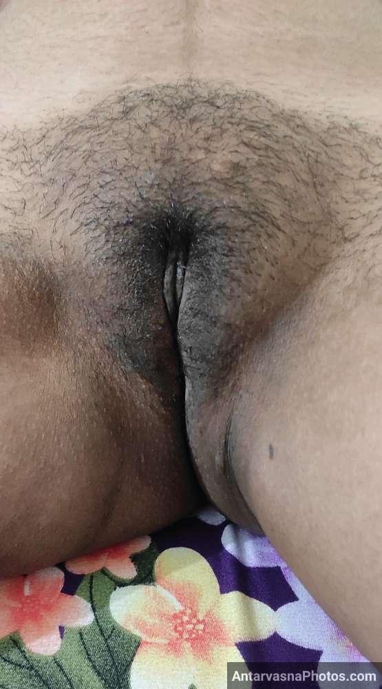 https://pub-5fcdf72a54cd4edbb03ec3edaa415a42.r2.dev/nakedleaks/sensual_photos_of_a_bihari_housewife's_intimate_moments/10.jpg