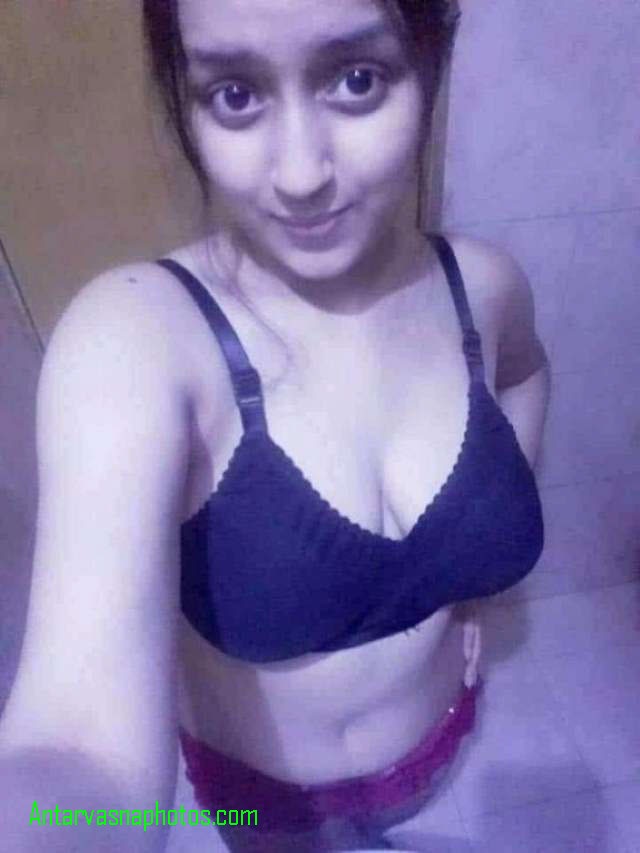 Sensual Photos of Busty Girl for Seduction