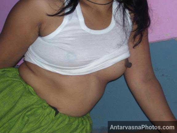 https://pub-5fcdf72a54cd4edbb03ec3edaa415a42.r2.dev/nakedleaks/sensual_photos_of_indian_beauty_shahreen's_bare_breasts/2.jpg