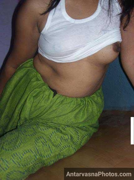 https://pub-5fcdf72a54cd4edbb03ec3edaa415a42.r2.dev/nakedleaks/sensual_photos_of_indian_beauty_shahreen's_bare_breasts/3.jpg