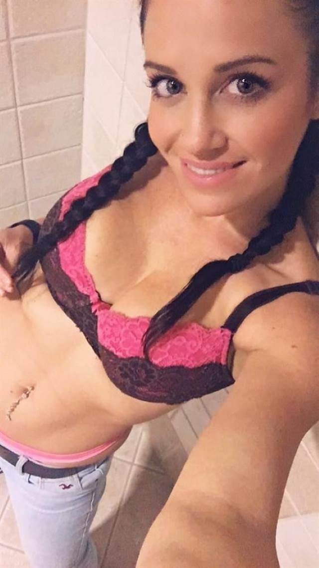 https://pub-5fcdf72a54cd4edbb03ec3edaa415a42.r2.dev/nakedleaks/sensual_photos_of_indian_women_in_private_setting/22.jpg