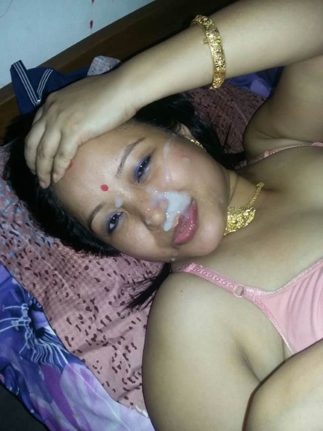 https://pub-5fcdf72a54cd4edbb03ec3edaa415a42.r2.dev/nakedleaks/sensual_photos_of_indian_women_in_private_setting/26.jpg