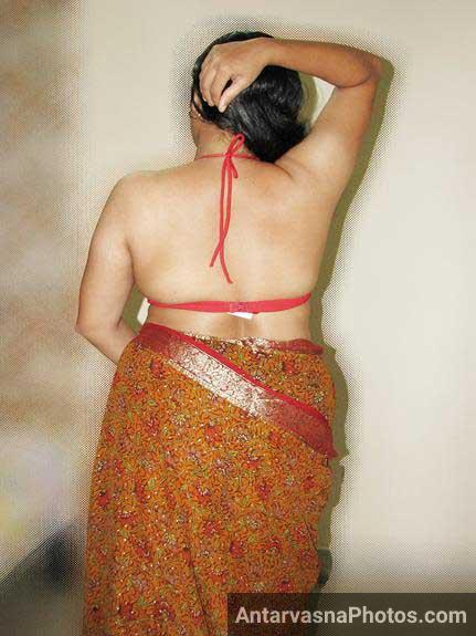 https://pub-5fcdf72a54cd4edbb03ec3edaa415a42.r2.dev/nakedleaks/sensual_photos_of_mature_indian_aunties/6.jpg