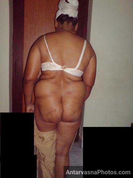 https://pub-5fcdf72a54cd4edbb03ec3edaa415a42.r2.dev/nakedleaks/sensual_photos_of_mature_indian_aunties/8.jpg