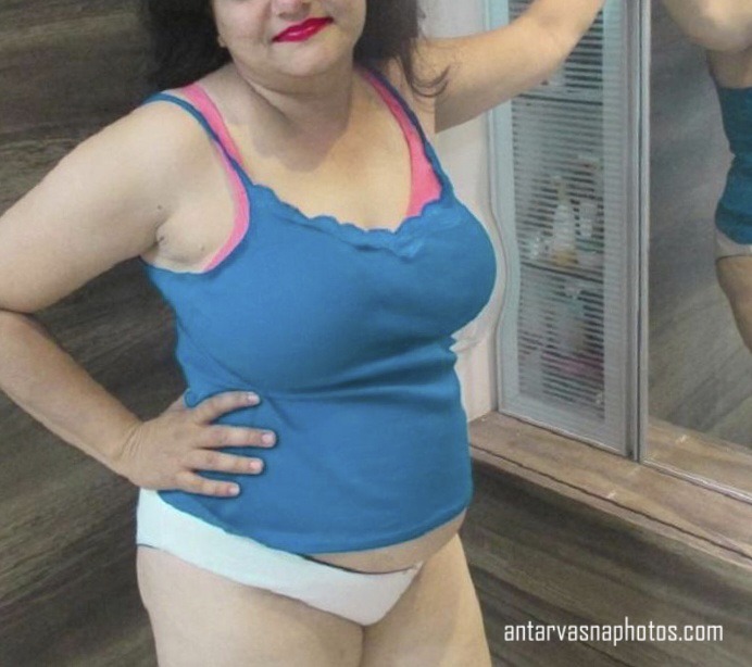 https://pub-5fcdf72a54cd4edbb03ec3edaa415a42.r2.dev/nakedleaks/sensual_photos_of_mature_relative_rani/0.jpg