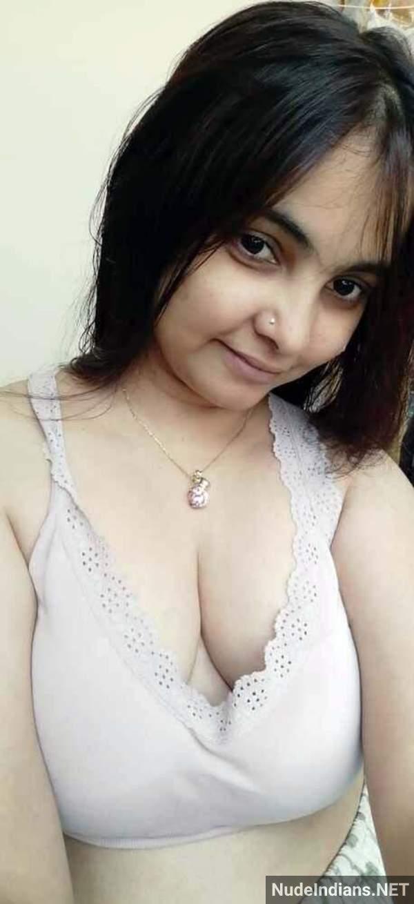 https://pub-5fcdf72a54cd4edbb03ec3edaa415a42.r2.dev/nakedleaks/sensual_photos_of_pakistani_girls_revealed/41.jpg
