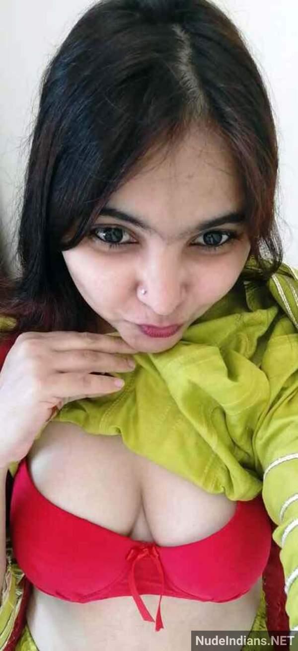 https://pub-5fcdf72a54cd4edbb03ec3edaa415a42.r2.dev/nakedleaks/sensual_photos_of_pakistani_girls_revealed/55.jpg