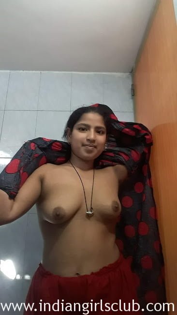 https://pub-5fcdf72a54cd4edbb03ec3edaa415a42.r2.dev/nakedleaks/sensual_photos_of_rani's_attractive_figure/2.jpg