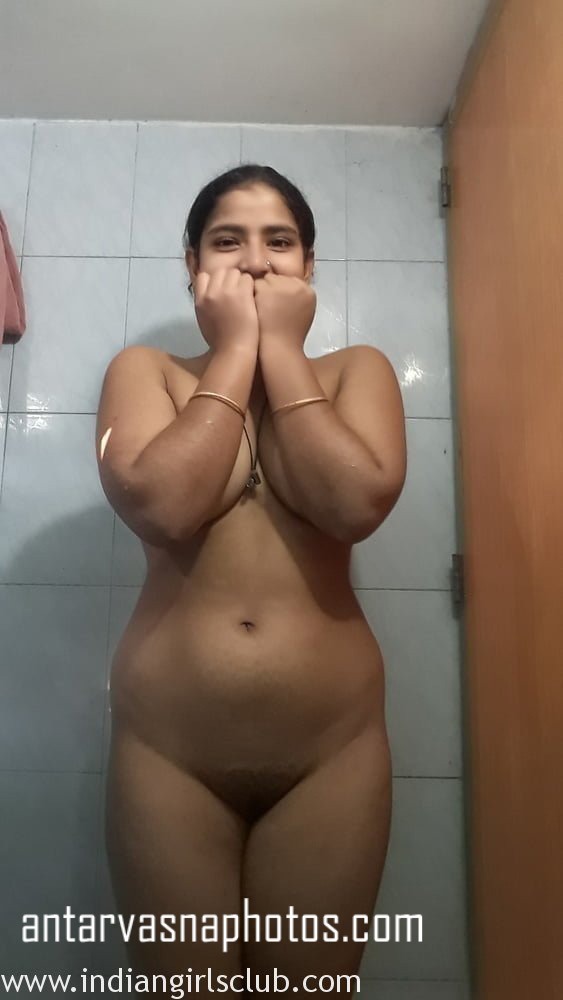 https://pub-5fcdf72a54cd4edbb03ec3edaa415a42.r2.dev/nakedleaks/sensual_photos_of_rani's_attractive_figure/4.jpg