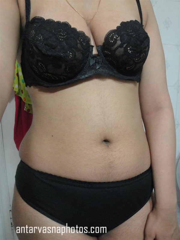 https://pub-5fcdf72a54cd4edbb03ec3edaa415a42.r2.dev/nakedleaks/sensual_photos_of_sister's_friend/1.jpg