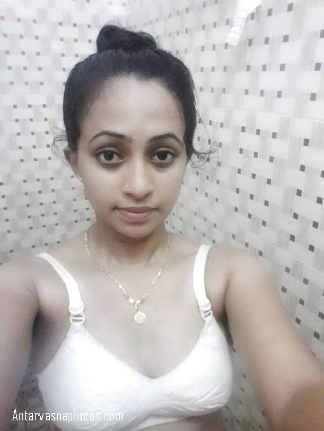 https://pub-5fcdf72a54cd4edbb03ec3edaa415a42.r2.dev/nakedleaks/sensual_photos_of_tamil_girl's_intimate_moments/1.jpg