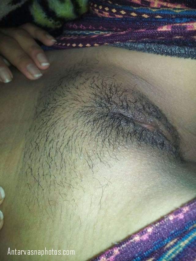 https://pub-5fcdf72a54cd4edbb03ec3edaa415a42.r2.dev/nakedleaks/sensual_photos_of_tamil_girl's_intimate_moments/8.jpg
