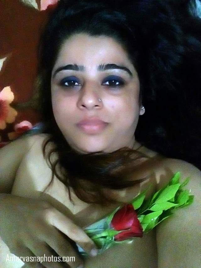 https://pub-5fcdf72a54cd4edbb03ec3edaa415a42.r2.dev/nakedleaks/sensual_pictures_of_mohini_bhabhi/6.jpg