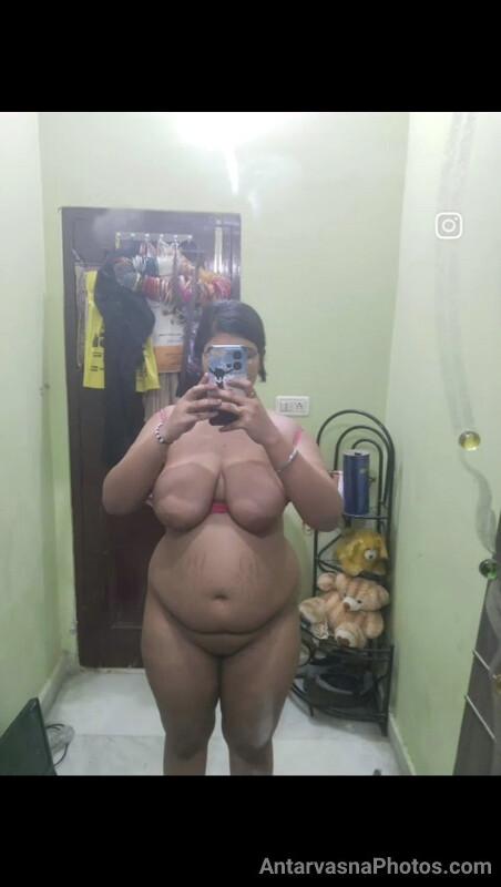 https://pub-5fcdf72a54cd4edbb03ec3edaa415a42.r2.dev/nakedleaks/sensual_punjabi_wife_flaunts_tank-like_assets_in_nude_photos/0.jpg