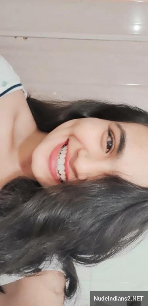 https://pub-5fcdf72a54cd4edbb03ec3edaa415a42.r2.dev/nakedleaks/sensual_shaina_amin's_alluring_busty_selfies/20.jpg