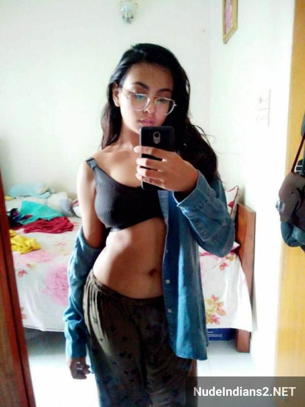 https://pub-5fcdf72a54cd4edbb03ec3edaa415a42.r2.dev/nakedleaks/sensual_shaina_amin's_alluring_busty_selfies/25.jpg