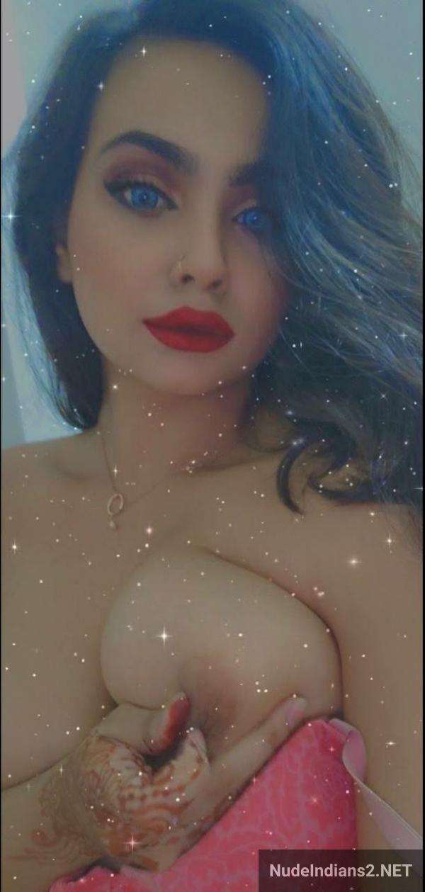 https://pub-5fcdf72a54cd4edbb03ec3edaa415a42.r2.dev/nakedleaks/sensual_shaina_amin's_alluring_busty_selfies/27.jpg