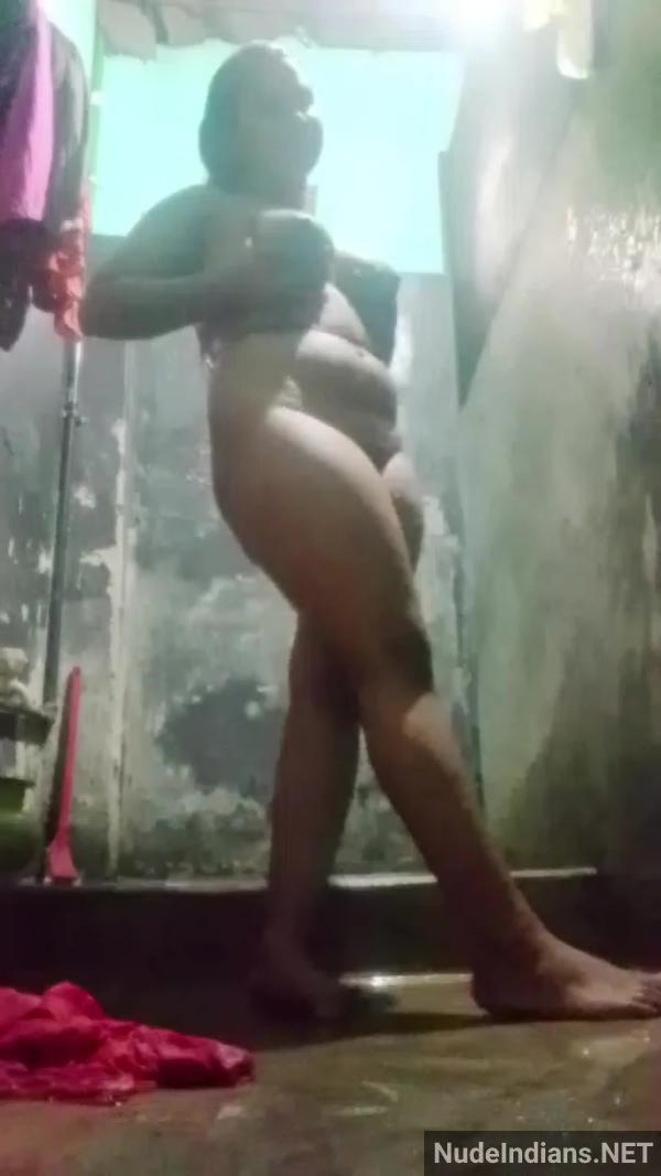 https://pub-5fcdf72a54cd4edbb03ec3edaa415a42.r2.dev/nakedleaks/sensual_south_indian_beauty_reveals_all_in_shower_photos/11.jpg