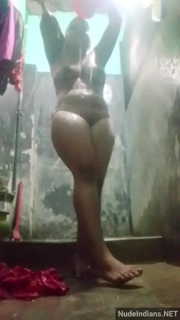 https://pub-5fcdf72a54cd4edbb03ec3edaa415a42.r2.dev/nakedleaks/sensual_south_indian_beauty_reveals_all_in_shower_photos/9.jpg