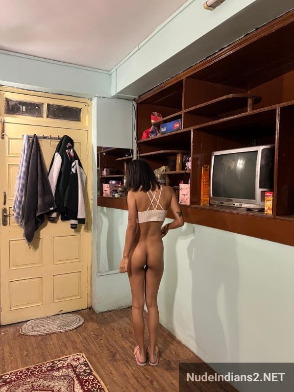 https://pub-5fcdf72a54cd4edbb03ec3edaa415a42.r2.dev/nakedleaks/sensual_tamil_college_student_radhika's_intimate_photos_and_slender_nude_body/16.jpg