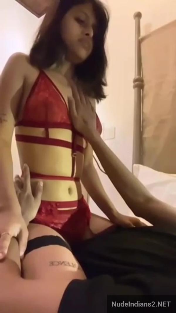 https://pub-5fcdf72a54cd4edbb03ec3edaa415a42.r2.dev/nakedleaks/sensual_tamil_college_student_radhika's_intimate_photos_and_slender_nude_body/67.jpg