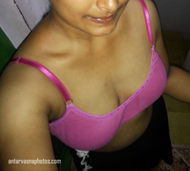 https://pub-5fcdf72a54cd4edbb03ec3edaa415a42.r2.dev/nakedleaks/sensual_tamil_girl_divya's_naked_self-portraits/0.jpg