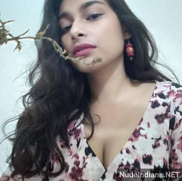https://pub-5fcdf72a54cd4edbb03ec3edaa415a42.r2.dev/nakedleaks/sensual_tamil_girl_flaunts_curves_in_video_chat_with_lover/21.jpg