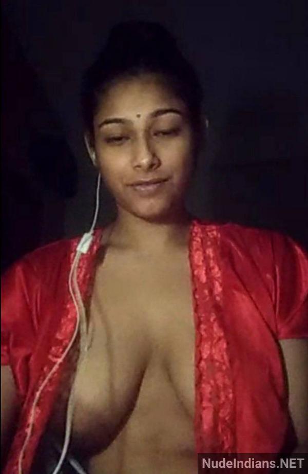 https://pub-5fcdf72a54cd4edbb03ec3edaa415a42.r2.dev/nakedleaks/sensual_tamil_girl_flaunts_curves_in_video_chat_with_lover/6.jpg