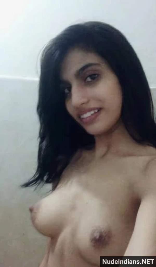 https://pub-5fcdf72a54cd4edbb03ec3edaa415a42.r2.dev/nakedleaks/sensual_tamil_girls_and_milf_bhabhi_in_naked_images/25.jpg