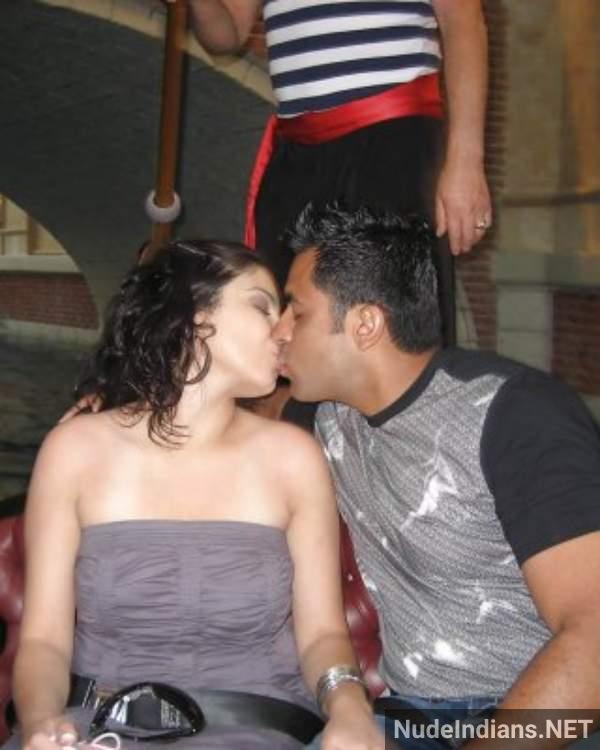 https://pub-5fcdf72a54cd4edbb03ec3edaa415a42.r2.dev/nakedleaks/sensual_tamil_intimacy:_kerala_couple's_erotic_gallery/49.jpg