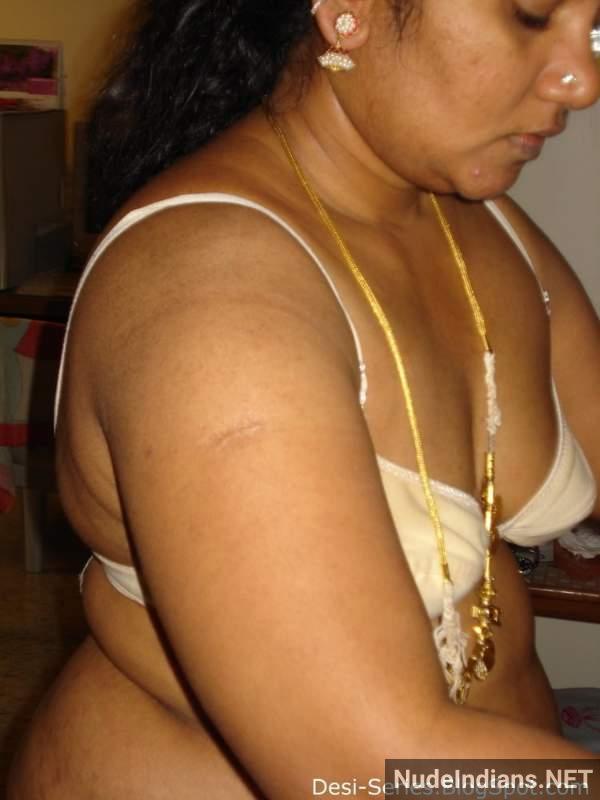 https://pub-5fcdf72a54cd4edbb03ec3edaa415a42.r2.dev/nakedleaks/sensual_telugu_aunty_revealing_desi_nude_images/130.jpg