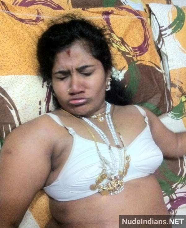 https://pub-5fcdf72a54cd4edbb03ec3edaa415a42.r2.dev/nakedleaks/sensual_telugu_aunty_revealing_desi_nude_images/169.jpg