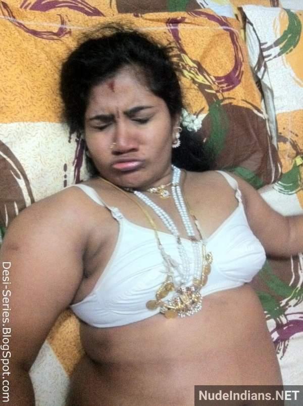 https://pub-5fcdf72a54cd4edbb03ec3edaa415a42.r2.dev/nakedleaks/sensual_telugu_aunty_revealing_desi_nude_images/170.jpg