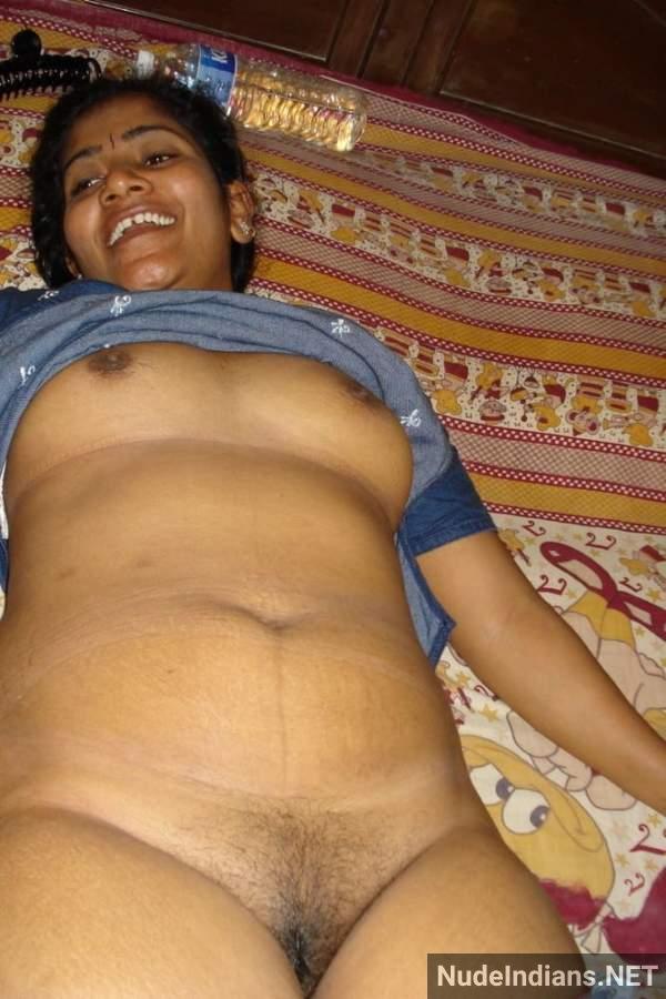 https://pub-5fcdf72a54cd4edbb03ec3edaa415a42.r2.dev/nakedleaks/sensual_telugu_aunty_revealing_desi_nude_images/171.jpg