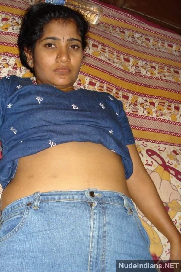 https://pub-5fcdf72a54cd4edbb03ec3edaa415a42.r2.dev/nakedleaks/sensual_telugu_aunty_revealing_desi_nude_images/175.jpg