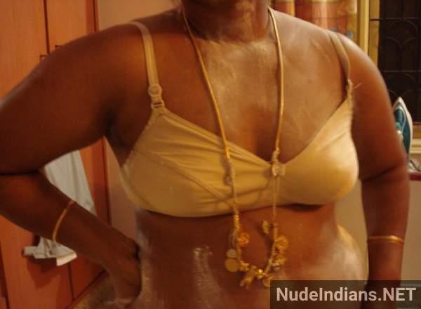 https://pub-5fcdf72a54cd4edbb03ec3edaa415a42.r2.dev/nakedleaks/sensual_telugu_aunty_revealing_desi_nude_images/21.jpg
