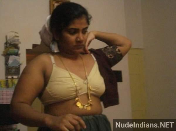 https://pub-5fcdf72a54cd4edbb03ec3edaa415a42.r2.dev/nakedleaks/sensual_telugu_aunty_revealing_desi_nude_images/7.jpg