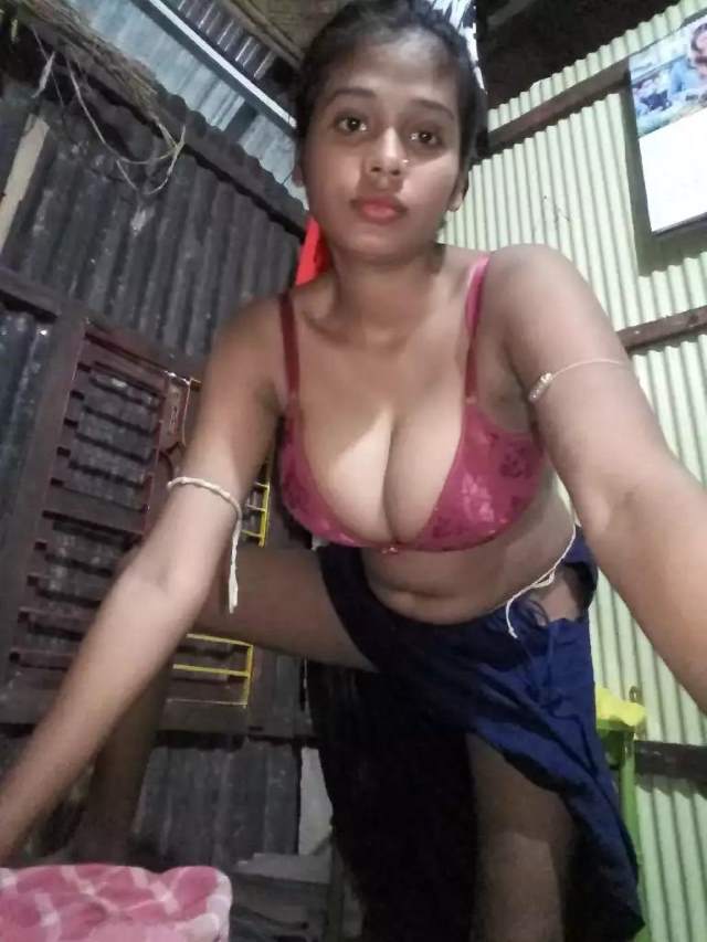 https://pub-5fcdf72a54cd4edbb03ec3edaa415a42.r2.dev/nakedleaks/sensual_woman's_intimate_encounter_with_eggplant_captured_in_photo/23.jpg