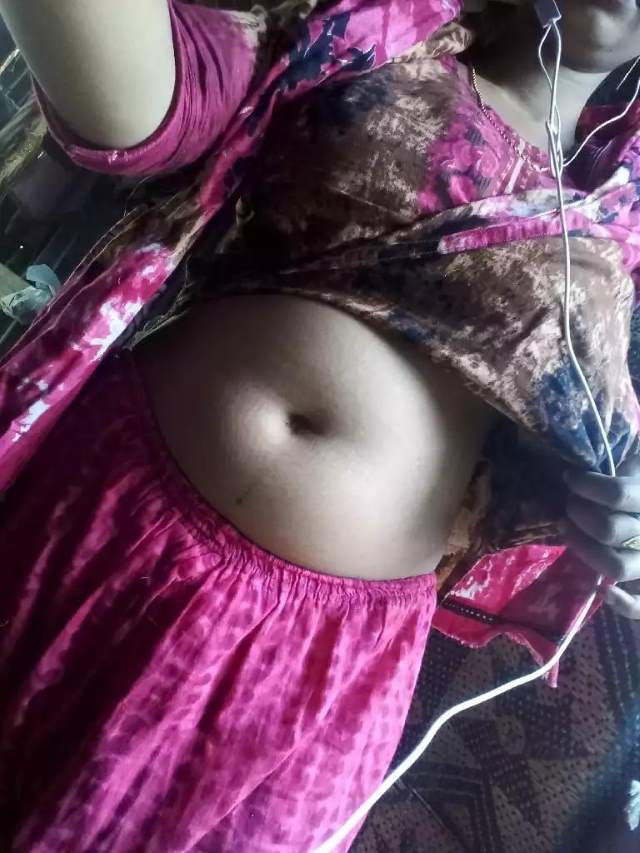 https://pub-5fcdf72a54cd4edbb03ec3edaa415a42.r2.dev/nakedleaks/sensual_woman's_intimate_encounter_with_eggplant_captured_in_photo/5.jpg