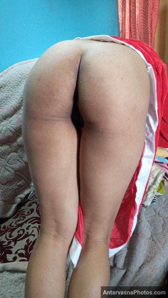 https://pub-5fcdf72a54cd4edbb03ec3edaa415a42.r2.dev/nakedleaks/sensual_xmas_intimacy_captured:_banglore_wife's_private_moments_revealed/11.jpg