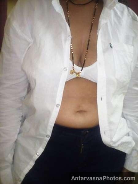 https://pub-5fcdf72a54cd4edbb03ec3edaa415a42.r2.dev/nakedleaks/sensuous_aunt's_enticing_dairy_images/0.jpg