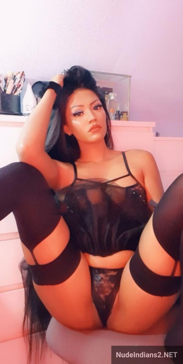 https://pub-5fcdf72a54cd4edbb03ec3edaa415a42.r2.dev/nakedleaks/sensuous_display_of_a_telugu_model_named_samantha_in_alluring_lingerie/35.jpg